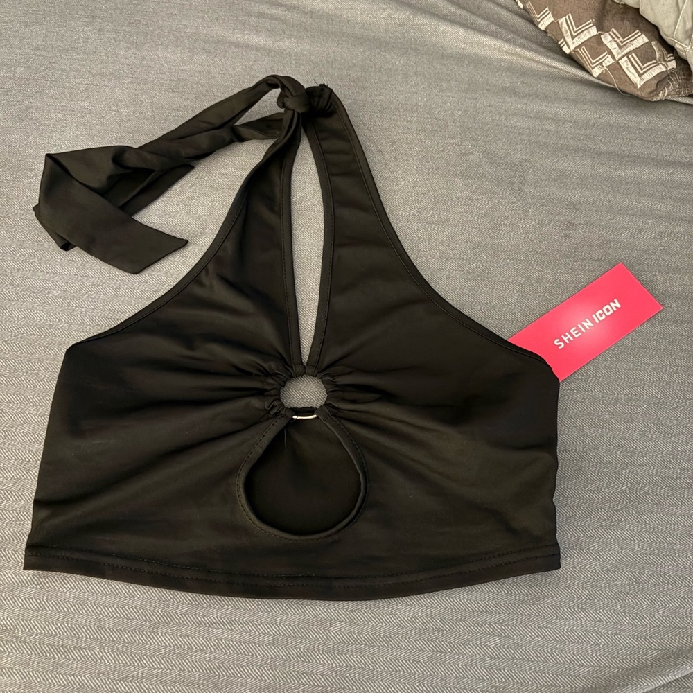 SHEIN Black crop halter top with ring design